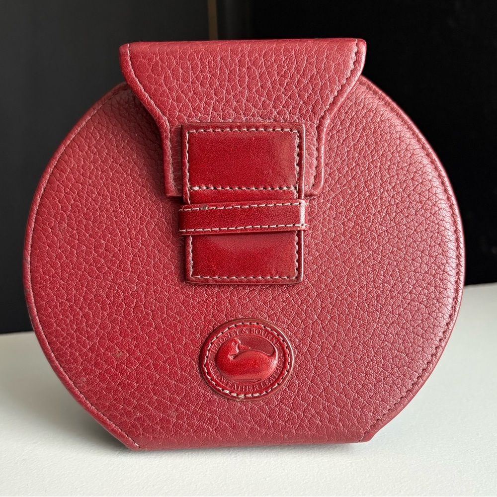 Dooney & Bourke Rouge Leather CD DVD 
Computer Files Disc Video game Sleeve Case